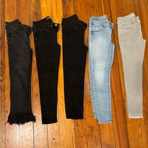 5 pairs of short American Eagle jeans. Size 0/2
